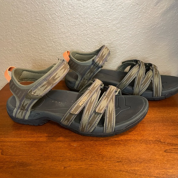TEVA TIRRA SIZE8 SANDALS COLOR-CAMO w/ORANGE LIKE NEW! Worn 2X QUICK DRY - Picture 4 of 7